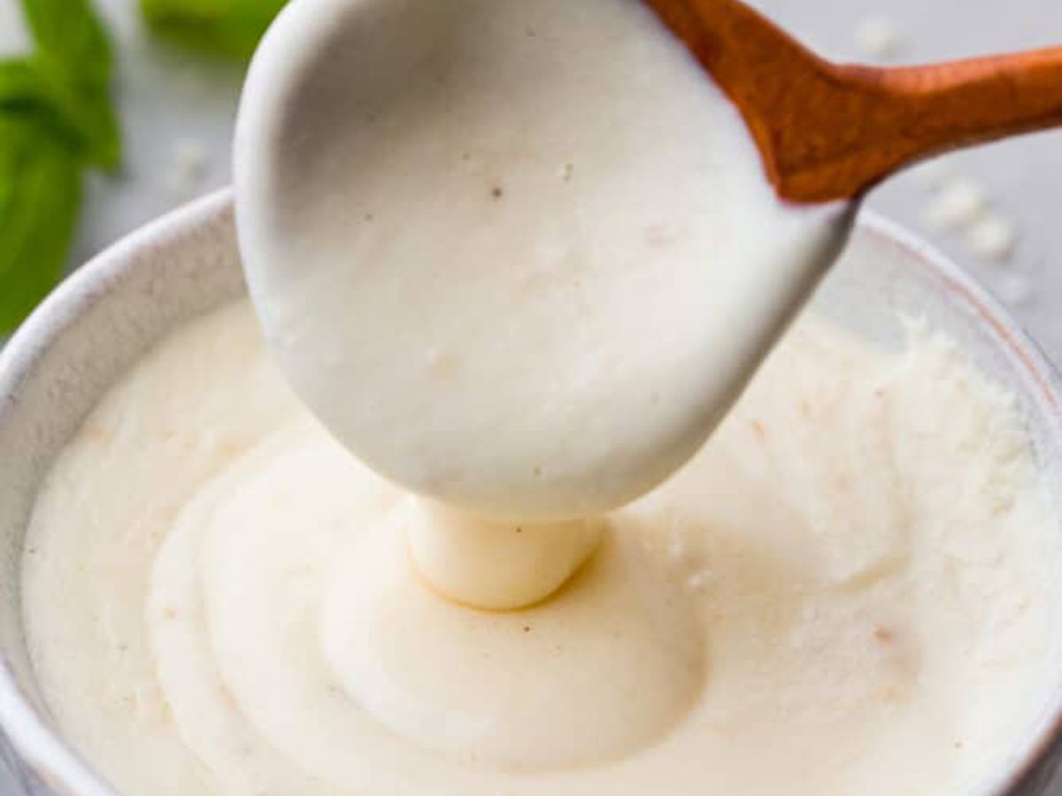 White Garlic Pizza Sauce